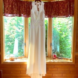 Never worn GORGEOUS ivory Gown